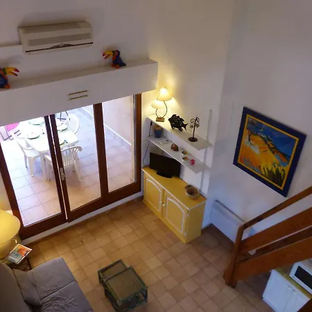 T1 Mezzanine Climatise Avec Terrasse Et Parking - St Clair, Lavandou - Fr-1-308-80 Apartment *