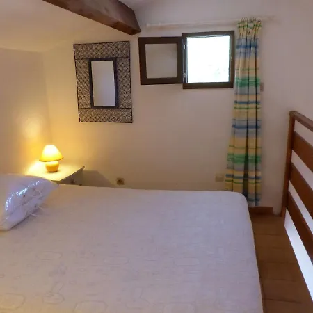 T1 Mezzanine Climatise Avec Terrasse Et Parking - St Clair, Lavandou - Fr-1-308-80 Apartment *